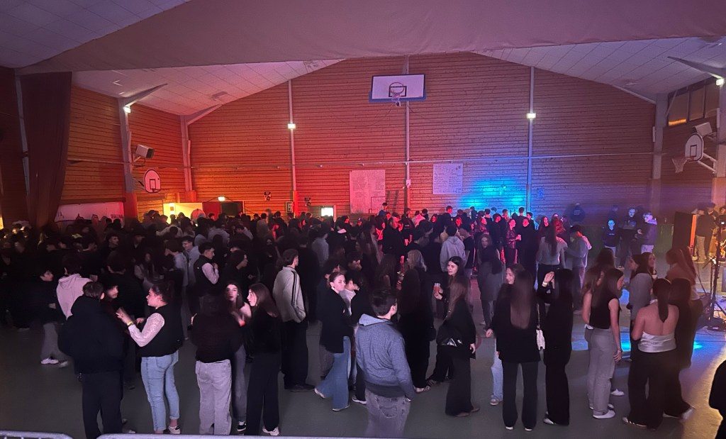 Moyrazès, les conscrits ont donné le la et mené leur bal avec succès !