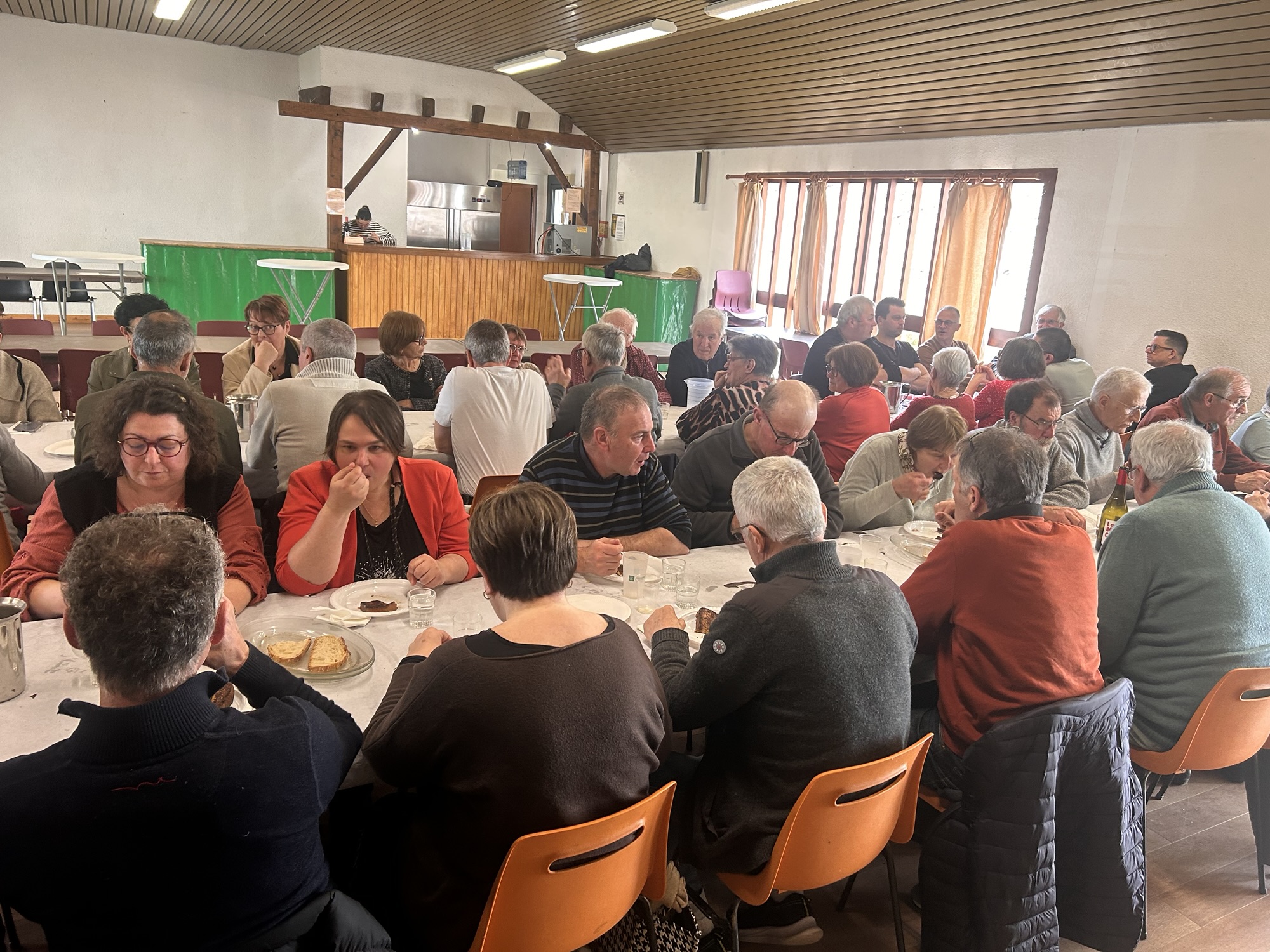 Vors, dimanche, le petit-déj&rsquo; et le « brunch » au Café Associatif, c&rsquo;était, vraiment, le pied… de veau !