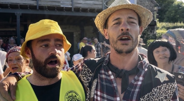 Moyrazès, plantation des mais -3e partie : des chars, des chansons, des vidéos et des photos